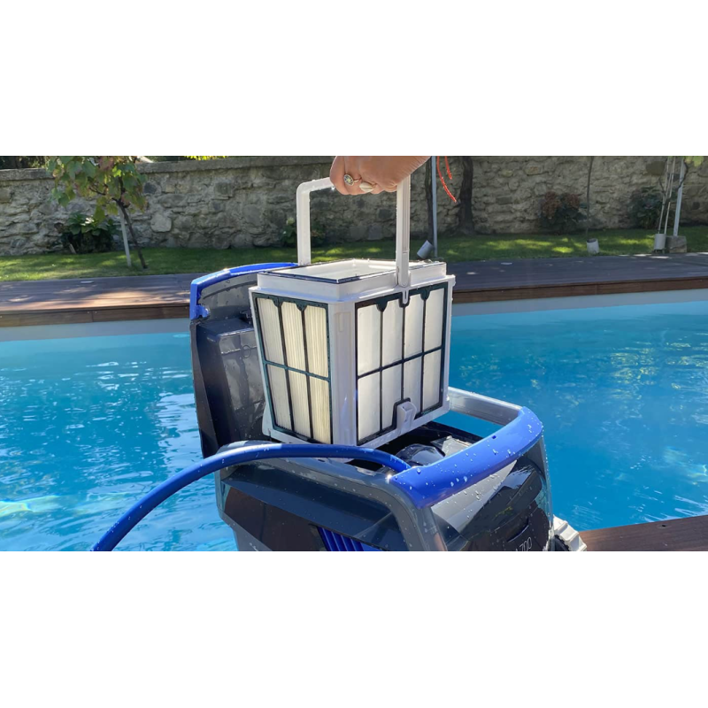 Robot de piscine Dolphin M700
