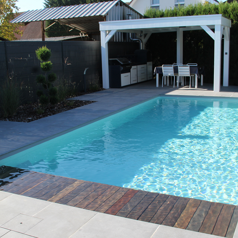 Couverture automatique immergée APF Pool Diving moteur coffre sec