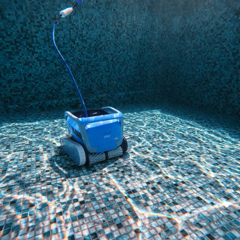 Robot de piscine Dolphin M550