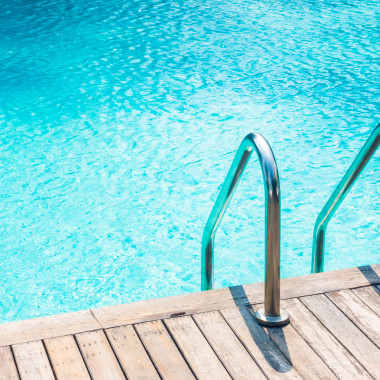 La remise en route de la piscine : guide pratique pour un été rafraîchissant